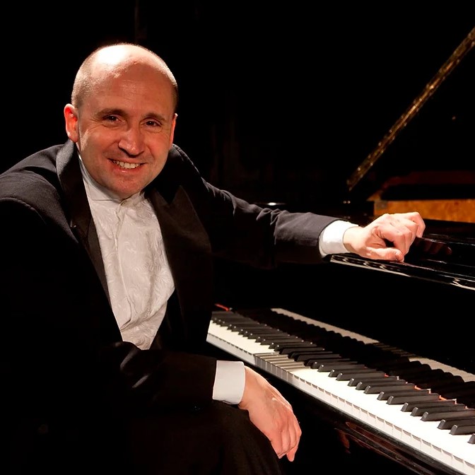 Émile Naoumoff will perform at the Thailand Cultural Centre in Bangkok on Saturday, Aug. 26.